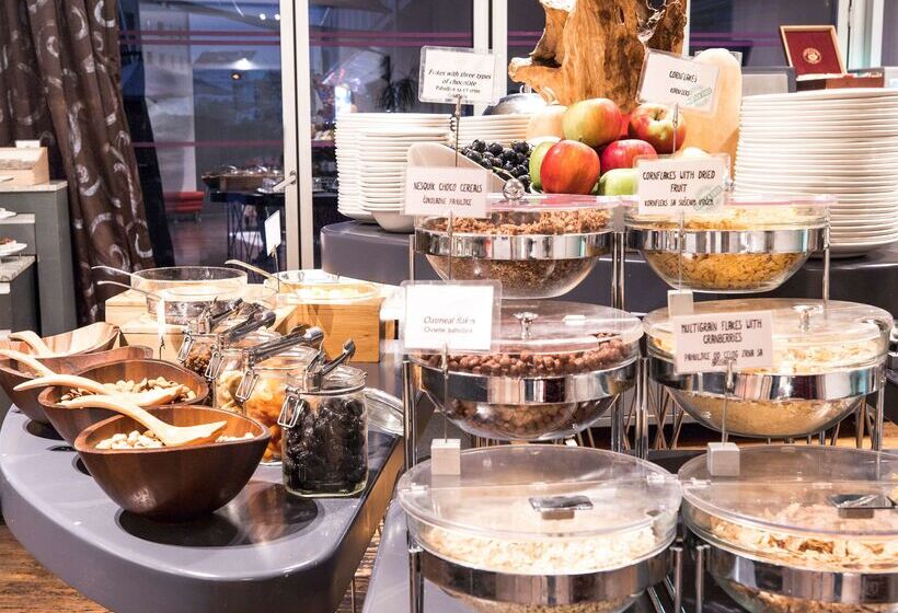 هتل Golden Tulip Zira Belgrade