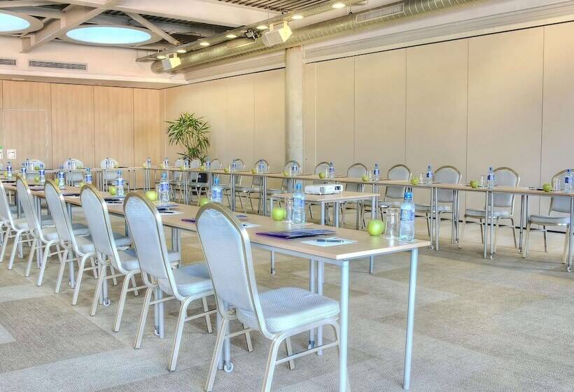 هتل Golden Tulip Zira Belgrade