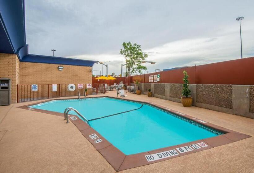 هتل Holiday Inn Express El Paso Central, An Ihg