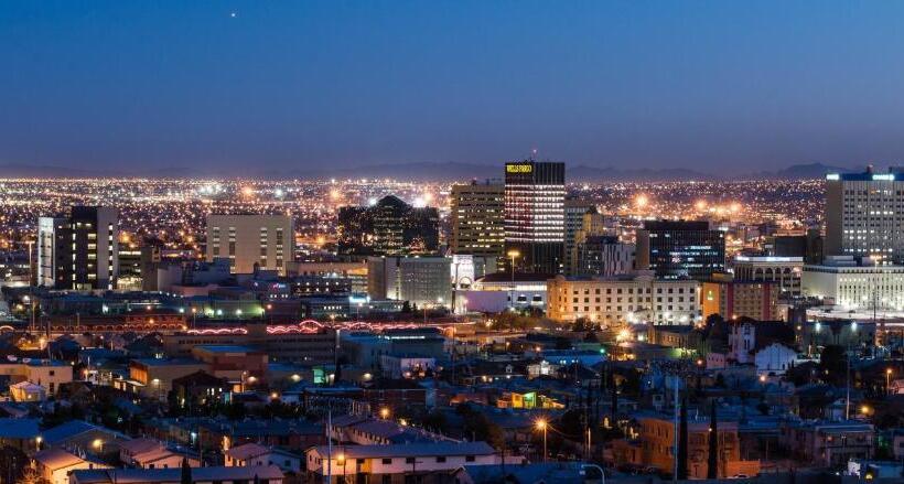 هتل Holiday Inn Express El Paso Central, An Ihg