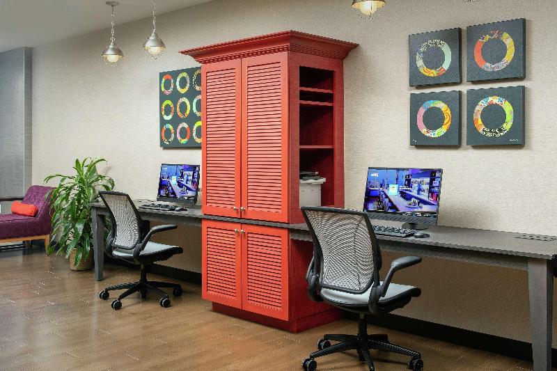 هتل Home2 Suites By Hilton Lake City