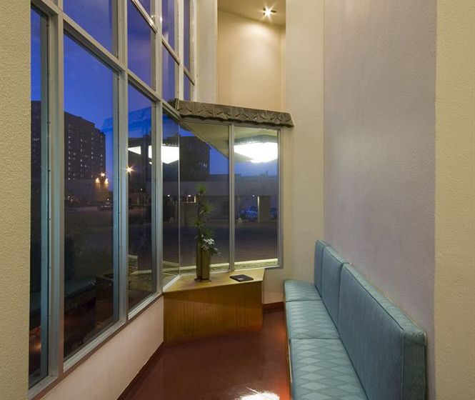 فندق Inn At Price Tower