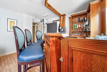 هتل Iona Inn