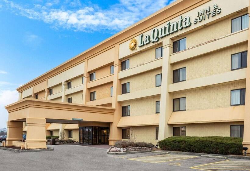 هتل La Quinta Inn & Suites By Wyndham Chicago Gurnee