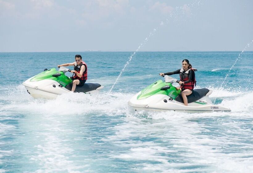 فندق Mayang Sari Beach Resort