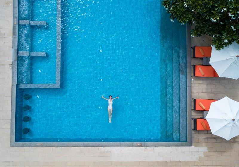 هتل New Star Beach Resort