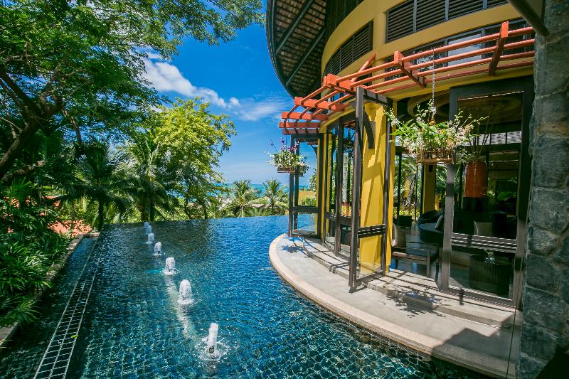 هتل New Star Beach Resort