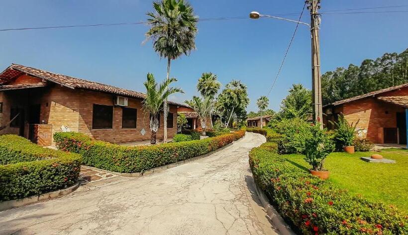 هتل Porto Preguiças Resort
