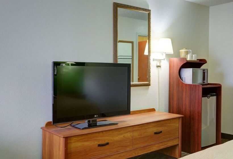 هتل Quality Inn & Suites Airport
