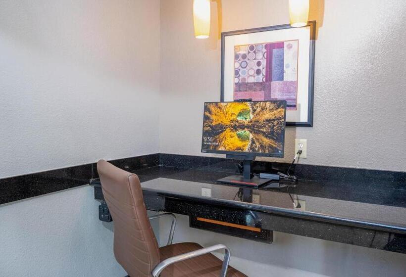 هتل Quality Suites Ne Indianapolis Fishers