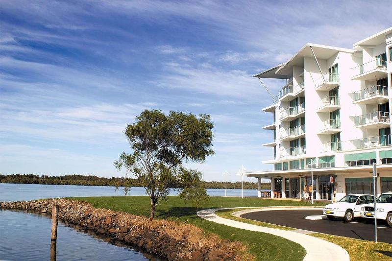 هتل Ramada  & Suites Ballina Byron