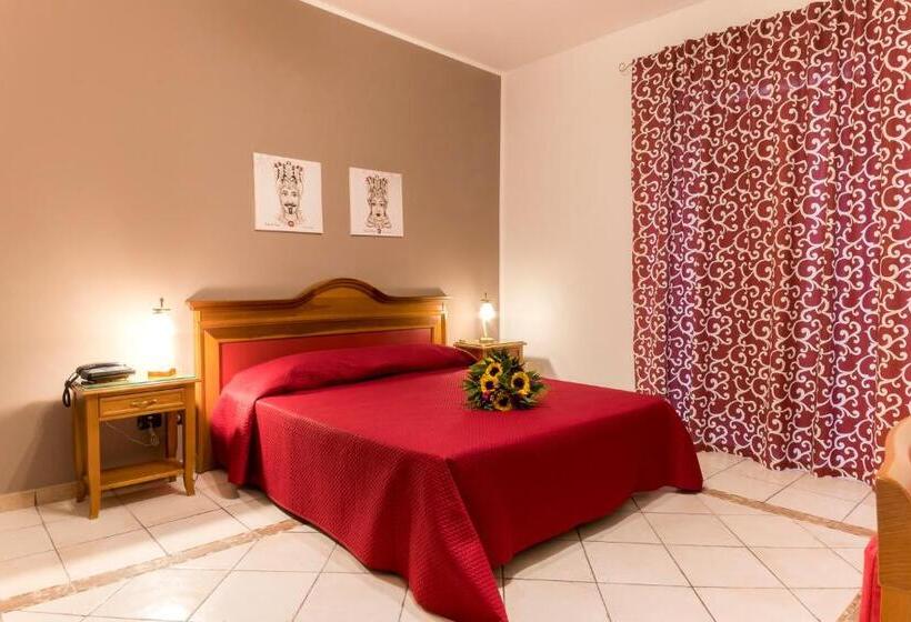 هتل Residence Alberghiero Eolie