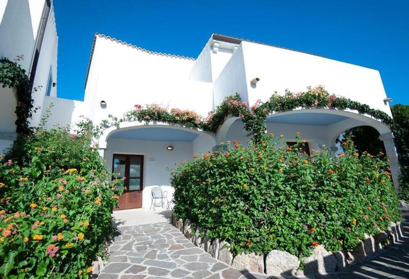 בית מלון כפרי Resort Nuraghe Arvu