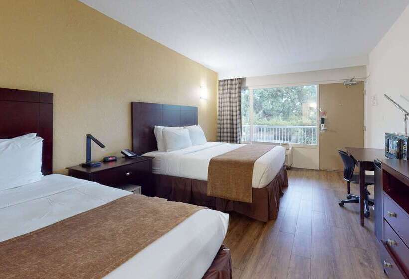 هتل Rodeway Inn & Suites Fort Lauderdale Airport & Cruise Port