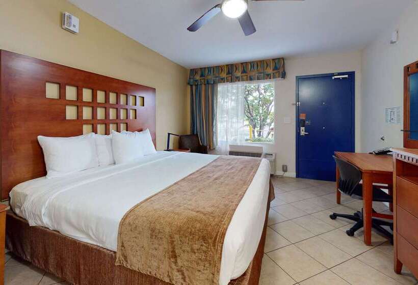 Hotel Rodeway Inn And Suites Fort Lauderdale Airport And Cruise Port