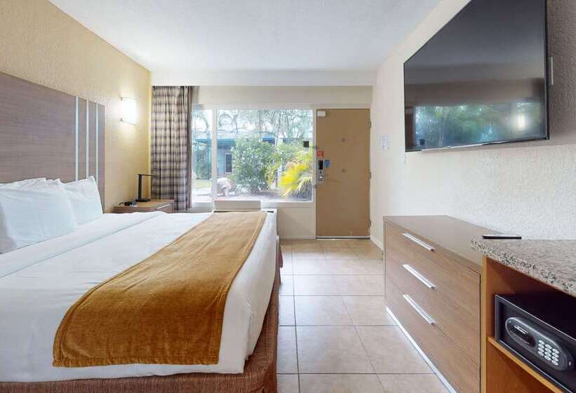 هتل Rodeway Inn & Suites Fort Lauderdale Airport & Cruise Port
