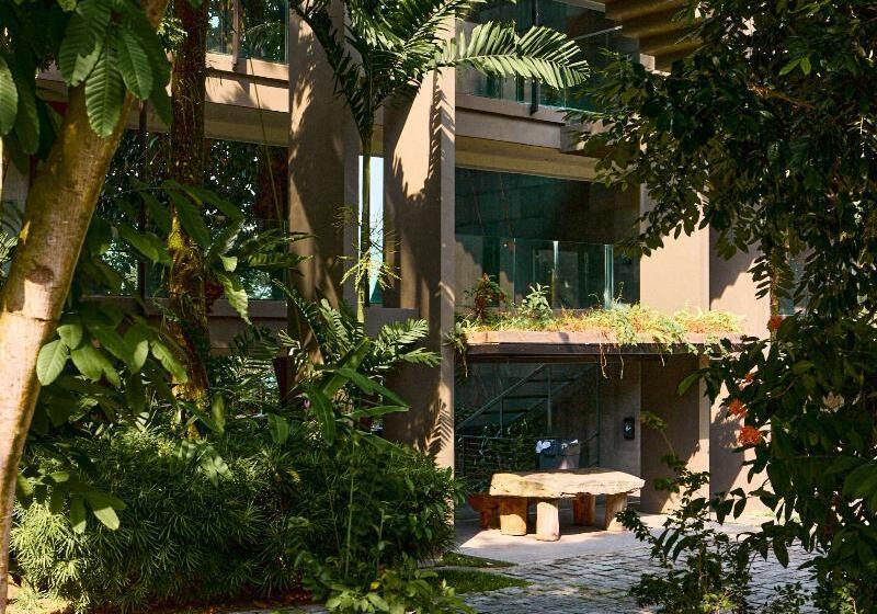 هتل Siloso Beach Resort Sentosa
