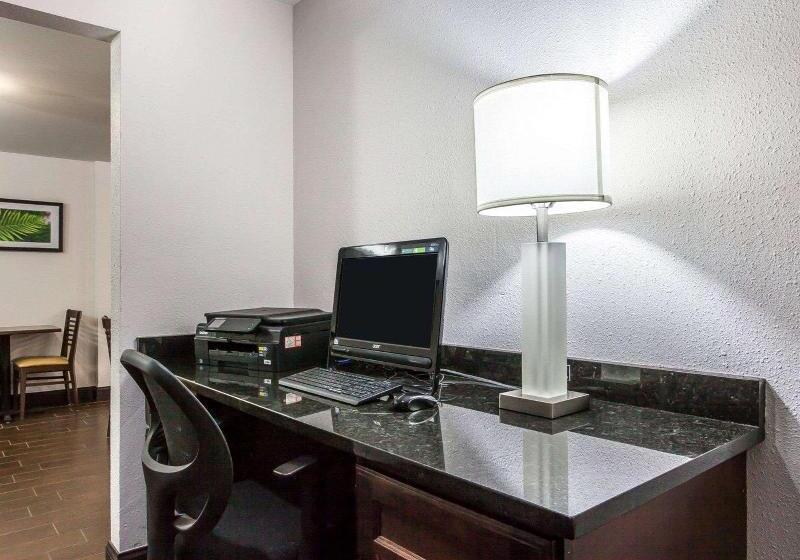 酒店 Sleep Inn & Suites Near I 90 And Ashtabula