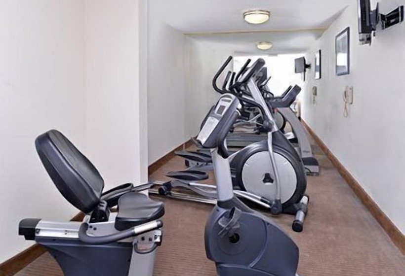 酒店 Sleep Inn & Suites Near I 90 And Ashtabula