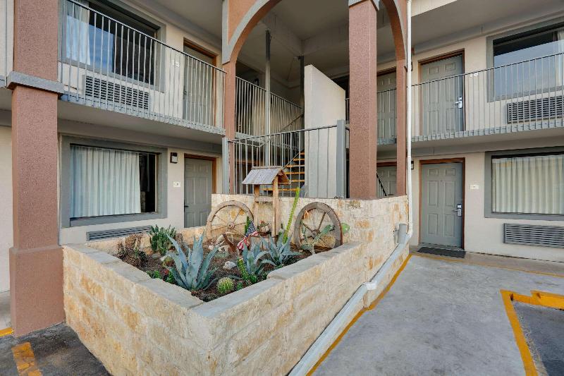 호텔 Super 8 By Wyndham San Antonio Pearl District / Downtown