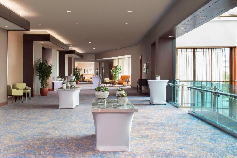 هتل The Westin Jersey City Newport