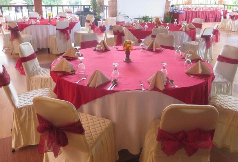 هتل Toraja Heritage