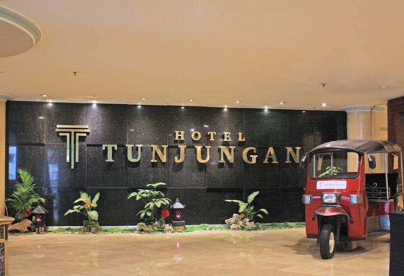 Hotel Tunjungan  Surabaya