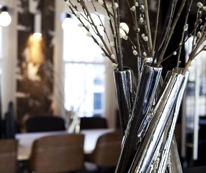 فندق V Frederiksplein