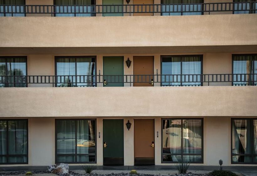 Vagabond Motor Hotel   Palm Springs