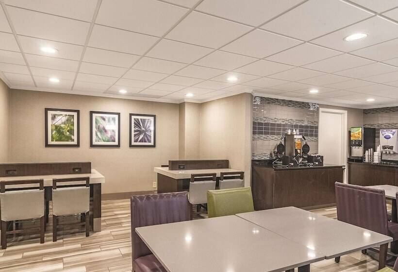 هتل Wingate By Wyndham Brunswick Ga I 95