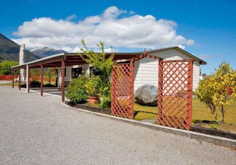 Lake Matheson Motel