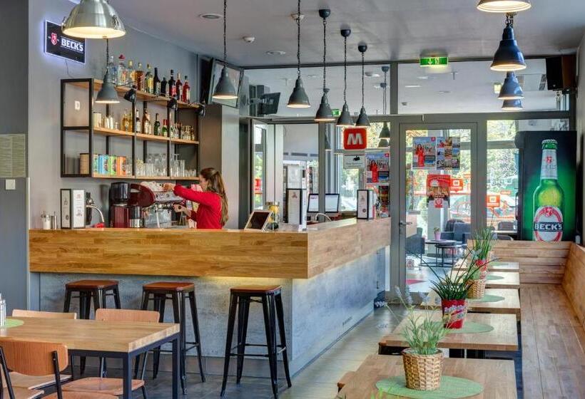 Fotos del hotel Meininger Hotel Berlin Alexanderplatz:  13