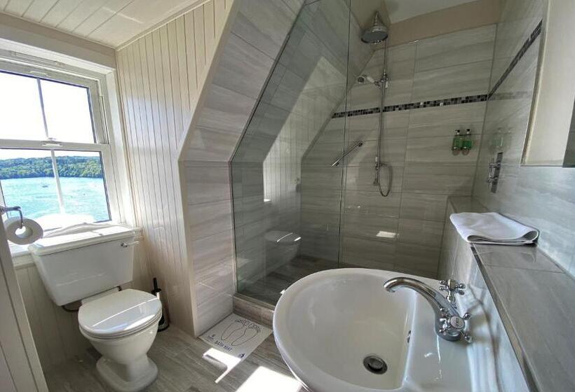 Western Isles Hotel