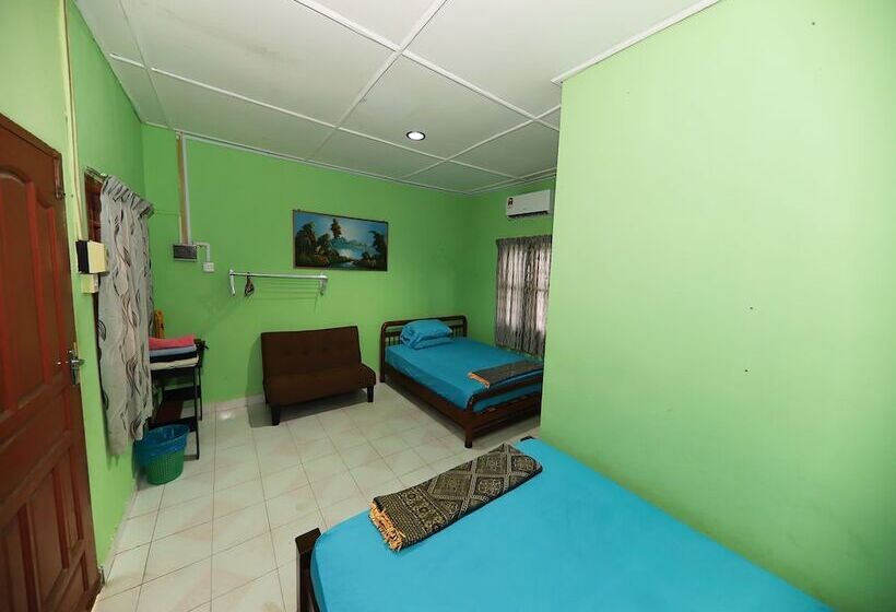 호텔 Bayu Beach Chalet Pcb