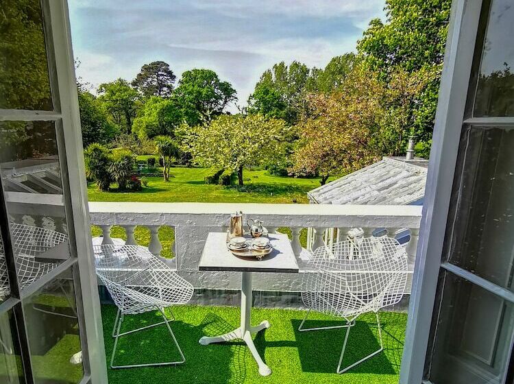 בית מלון כפרי Cedar House Boutique B&b