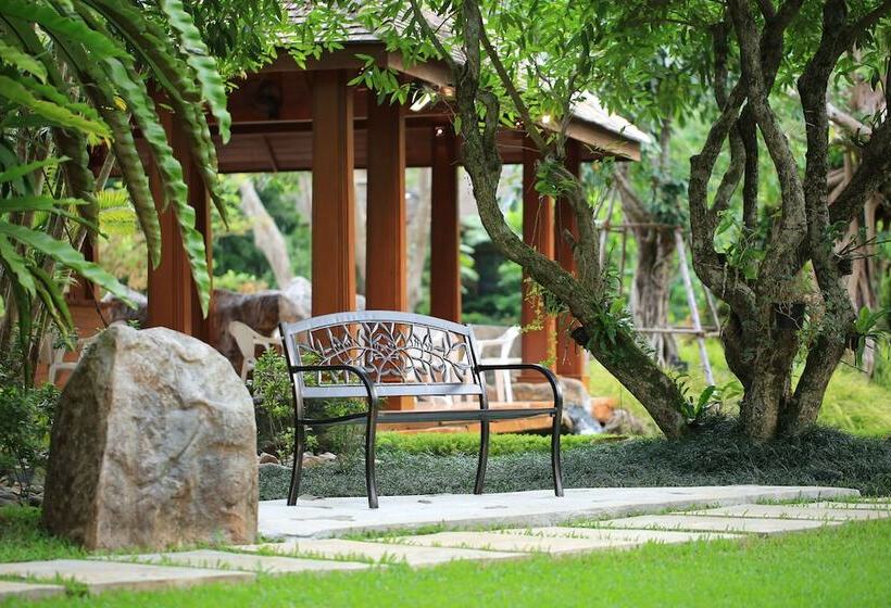 هتل Chayana Resort