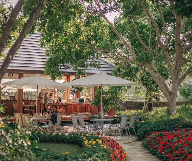 هتل Chayana Resort