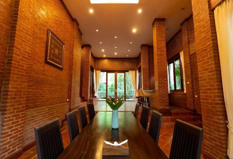 هتل Chayana Resort