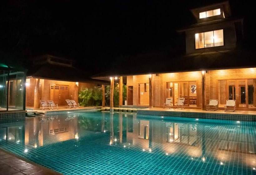 هتل Chayana Resort