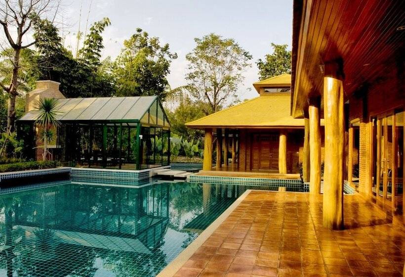 هتل Chayana Resort