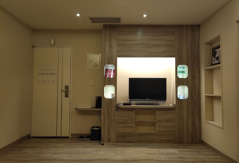 هتل Empire Pacific Castle 龍潭科學園區 六福村 小人國 幼獅工業園區