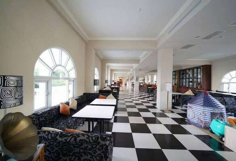 هتل Empire Pacific Castle 龍潭科學園區 六福村 小人國 幼獅工業園區