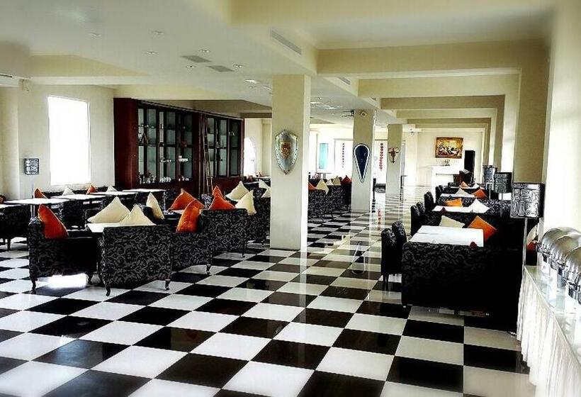 هتل Empire Pacific Castle 龍潭科學園區 六福村 小人國 幼獅工業園區