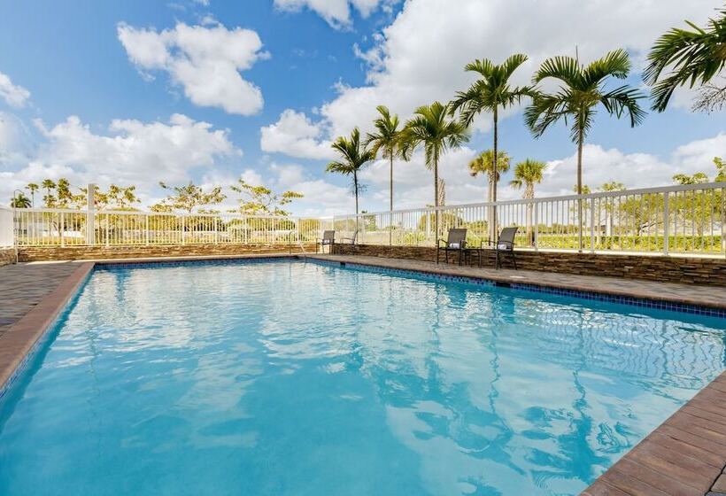 هتل Fairfield Inn & Suites Homestead Florida City