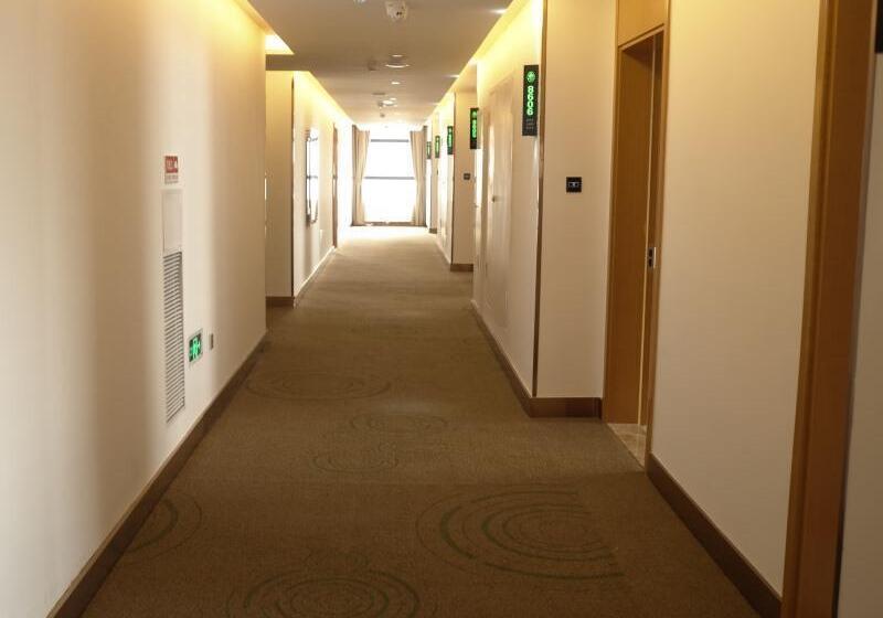 בית מלון כפרי Greentree Inn Jiaxing Haiyan County Passenger Depot Branch