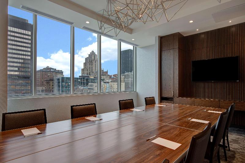 בית מלון כפרי Hampton Inn By Hilton Montreal Downtown