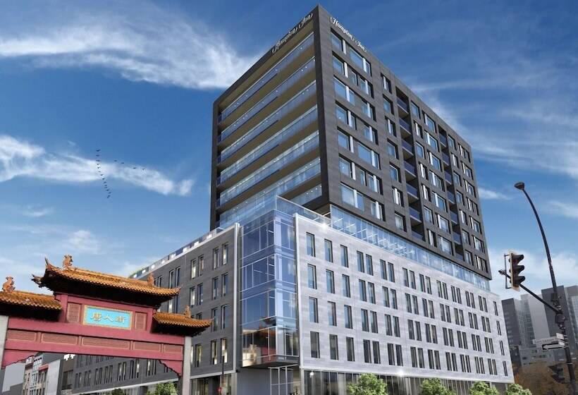 בית מלון כפרי Hampton Inn By Hilton Montreal Downtown