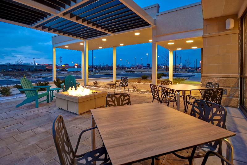 Отель Home2 Suites By Hilton Bowling Green