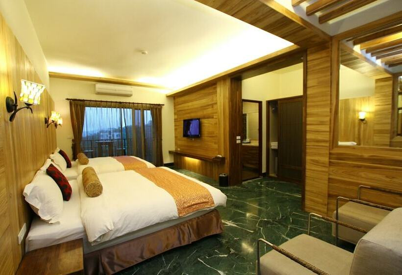 هتل Moon Water Resort