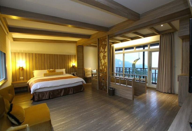 هتل Moon Water Resort